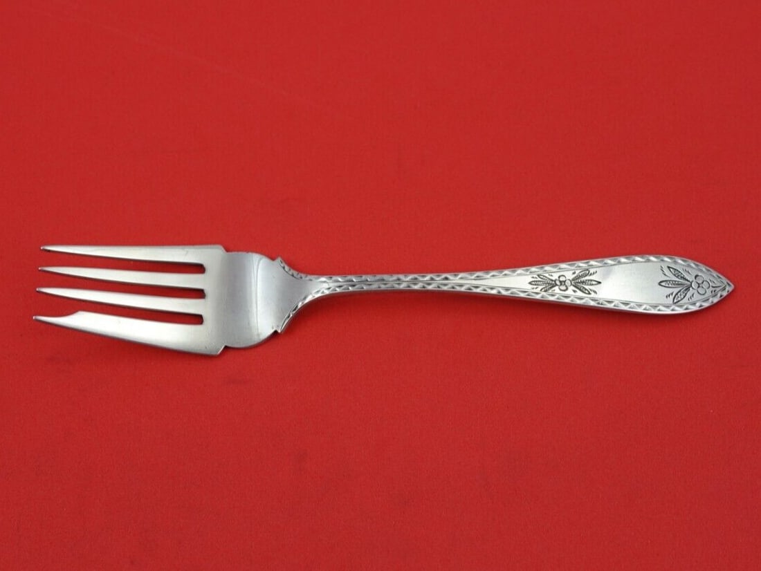 John Mealy Sterling Silver Salad Fork Mealy Pattern 6 1/4": John Mealy Sterling Silver Salad Fork Mealy Pattern 6 1/4" This exquisite salad fork from the Mealy pattern, crafted by John Mealy, features a length of 6 1/4 inches and is made from high-quality ster