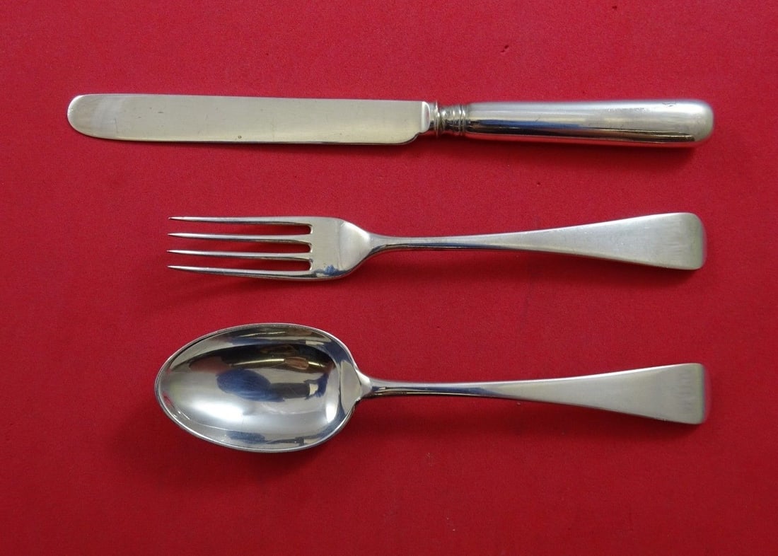 James Robinson Round English Sterling Silver Junior Set 3pc: James Robinson Round English Sterling Silver Junior Set 3pc This elegant Round English Junior Set by James Robinson is crafted from high-quality sterling silver. The set features a classic design and