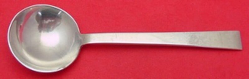 International Sterling Silver Continental Cream Soup Spoon 6.25": International Sterling Silver Continental Cream Soup Spoon 6.25" This exquisite cream soup spoon from the Continental pattern by International Sterling is a timeless addition to any table setting. Cra