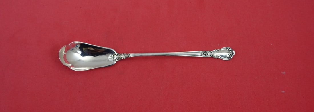 Gorham Chantilly Sterling Silver Horseradish Spoon 5 7/8": Gorham Chantilly Sterling Silver Horseradish Spoon 5 7/8" This exquisite Chantilly horseradish spoon by Gorham is crafted from sterling silver, showcasing the elegant Chantilly pattern. Measuring 5 7/