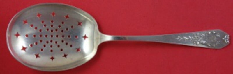 Whiting Madam Jumel Sterling Silver Serving Spoon 7 3/4 Inch: Whiting Madam Jumel Sterling Silver Serving Spoon 7 3/4 Inch Sterling silver serving spoon in the Madam Jumel pattern by Whiting, measuring 7 3/4 inches. This pre-owned piece is not monogrammed and is