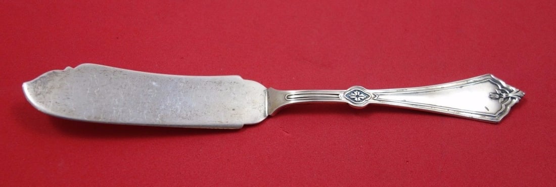 Koehler & Ritter Marin Rosette Sterling Silver Master Butter Knife 7": Koehler & Ritter Marin Rosette Sterling Silver Master Butter Knife 7" This exquisite Master Butter knife, crafted by Koehler & Ritter, features a stunning Marin (aka Rosette) design. Made of high-qual