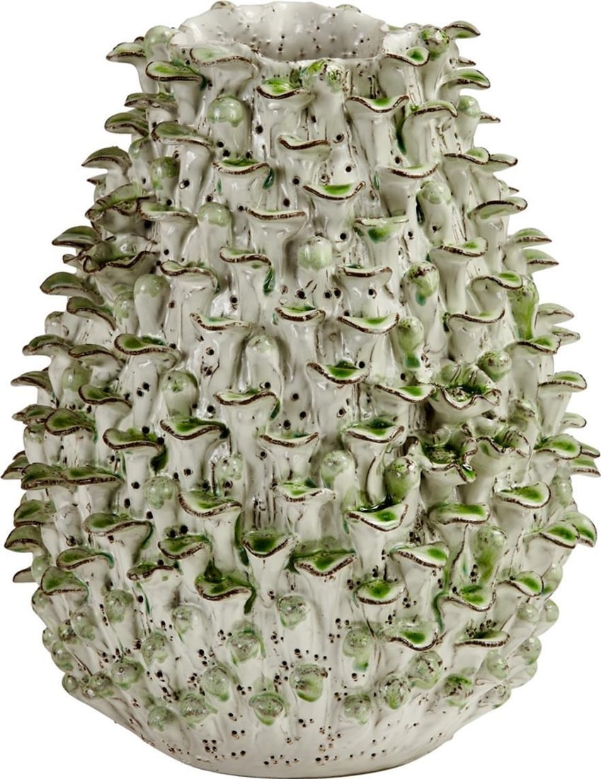 Handmade Vintage Style Green White Coral Vase 21H 14.5W 14.5D: Handmade Vintage Style Green White Coral Vase 21H 14.5W 14.5D This unique vintage-style vase showcases a stunning green and white finish, reminiscent of classic coral designs. Perfect for adding a tou