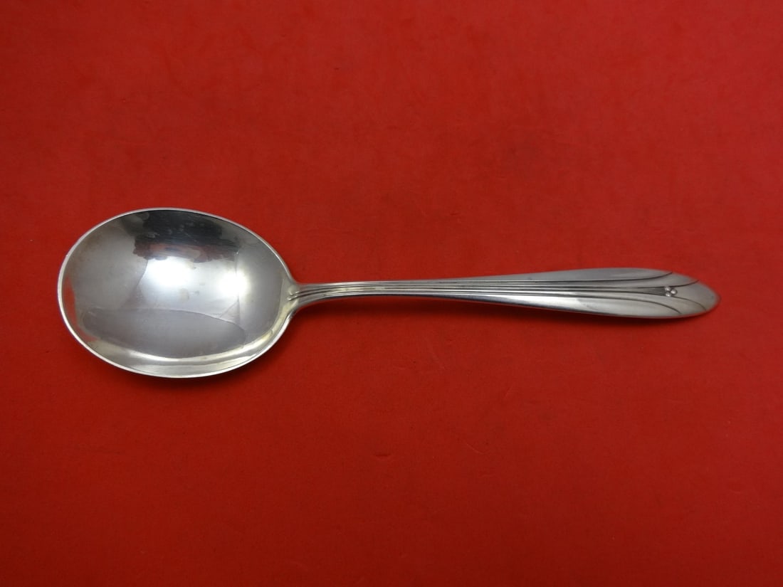 International Sterling Silver Elsinore Gumbo Soup Spoon 7": International Sterling Silver Elsinore Gumbo Soup Spoon 7" This Elsinore gumbo soup spoon by International is a beautiful piece of flatware crafted from high-quality sterling silver. Measuring 7 inche