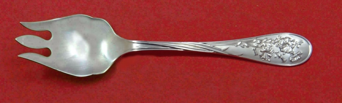 Lunt Quintessence Sterling Silver Cake Ice Cream Spork Custom 5 3/4": Lunt Quintessence Sterling Silver Cake Ice Cream Spork Custom 5 3/4" Introducing the Quintessence by Lunt Sterling Silver Cake Ice Cream Spork, a beautifully crafted piece perfect for your dessert ser