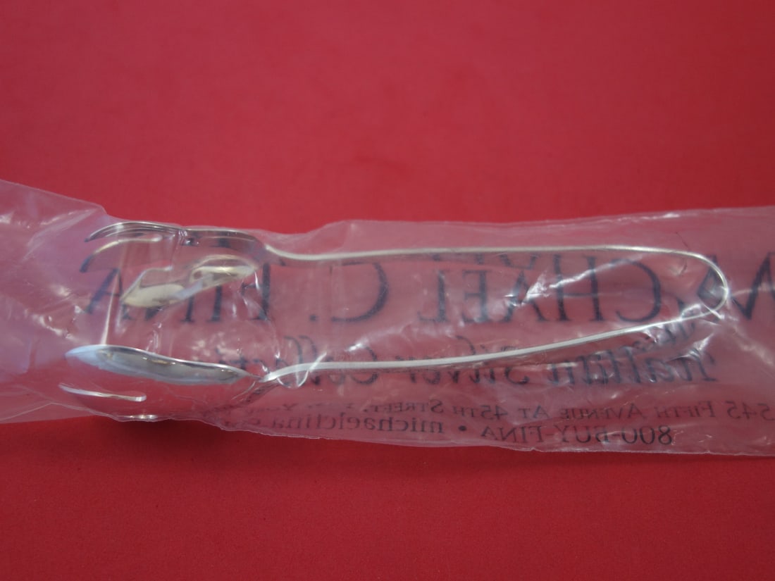 Zaramella Argenti Spagnolo Sterling Silver Ice Tongs 6.5 Inch: Zaramella Argenti Spagnolo Sterling Silver Ice Tongs 6.5 Inch Introducing the exquisite Spagnolo Ice Tongs by Zaramella Argenti, beautifully crafted from sterling silver. Measuring 6 1/2" in length, t