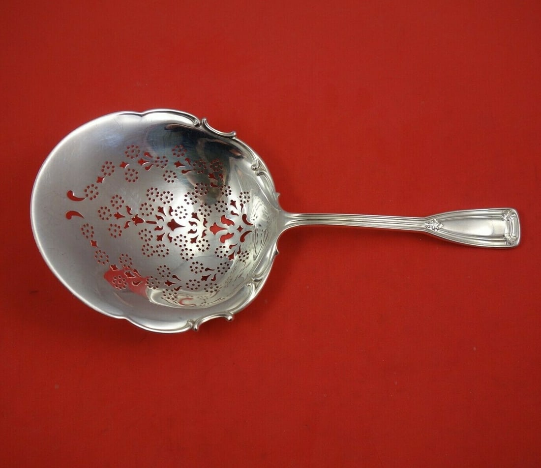 Tiffany & Co Saint Dunstan Sterling Silver Chip Server 8 7/8 inches Flowers: Tiffany & Co Saint Dunstan Sterling Silver Chip Server 8 7/8 inches Flowers This exquisite Saint Dunstan chip server is crafted by Tiffany & Co., showcasing the iconic elegance of Tiffany sterling sil