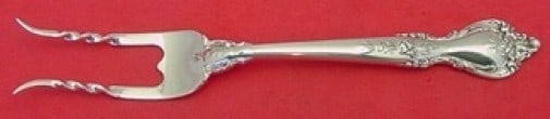 Lunt Delacourt Sterling Silver Baked Potato Fork Custom Made 7.25": Lunt Delacourt Sterling Silver Baked Potato Fork Custom Made 7.25" This custom-made Delacourt baked potato fork by Lunt is crafted from high-quality sterling silver, offering both functionality and el