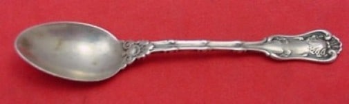 Whiting Imperial Queen Sterling Silver Salt Spoon 3 inch Oval Bowl: Whiting Imperial Queen Sterling Silver Salt Spoon 3 inch Oval Bowl This exquisite salt spoon is crafted in sterling silver and features the elegant Imperial Queen pattern by Whiting. With an oval bowl