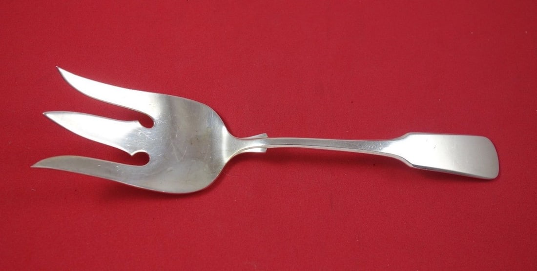 International Eighteen Ten 1810 Sterling Silver Salad Serving Fork 8.25": International Eighteen Ten 1810 Sterling Silver Salad Serving Fork 8.25" Enhance your dining experience with this elegant Eighteen Ten 1810 Sterling Silver Salad Serving Fork by International. Crafted