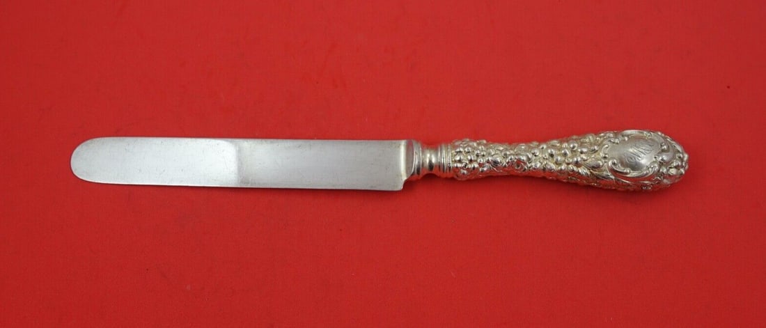 Stieff Rose Sterling Silver Dinner Knife Blunt Blade 9 7/8": Stieff Rose Sterling Silver Dinner Knife Blunt Blade 9 7/8" This elegant dinner knife features the classic Rose pattern by Stieff, crafted from high-quality sterling silver. The knife is designed with
