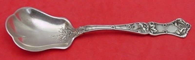 International Sterling Silver Edgewood 6 Inch Sugar Spoon: International Sterling Silver Edgewood 6 Inch Sugar Spoon This exquisite 6" sugar spoon is part of the Edgewood pattern by International Silver, crafted from high-quality sterling silver. Dating from