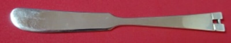Allan Adler Hammered Sterling Silver Butter Spreader 6 1/8 Inch: Allan Adler Hammered Sterling Silver Butter Spreader 6 1/8 Inch This exquisite butter spreader by Allan Adler features a beautifully hammered sterling silver design. With a flat handle and measuring 6