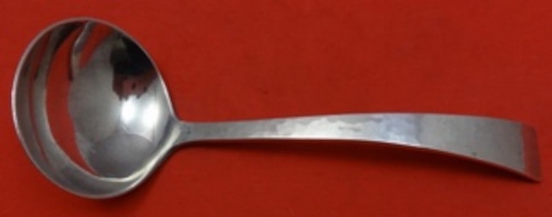 Sterling Silver Gravy Ladle Starlit Pattern by Allan Adler 6.25 Inches: Sterling Silver Gravy Ladle Starlit Pattern by Allan Adler 6.25 Inches This Starlit gravy ladle by Allan Adler features a classic design in sterling silver. Measuring 6 1/4 inches in length, it is cra