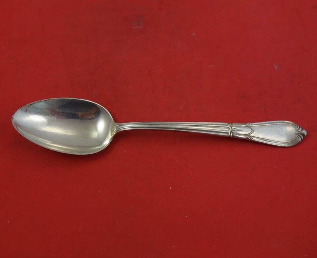 Frank Whiting Troubadour Sterling Silver Soup Spoon 7 1/8": Frank Whiting Troubadour Sterling Silver Soup Spoon 7 1/8" The Troubadour Place Soup Spoon by Frank Whiting is a beautifully crafted piece made from sterling silver. Measuring 7 1/8 inches, this spoon