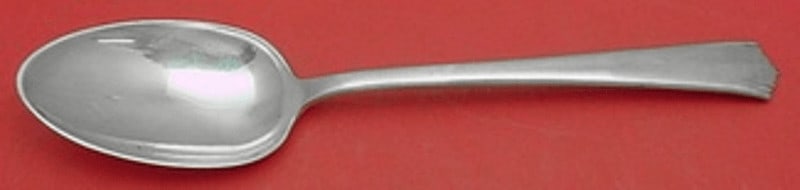 Lunt Modern American Sterling Silver Place Soup Spoon 7 1/8 Inch: Lunt Modern American Sterling Silver Place Soup Spoon 7 1/8 Inch This is a Modern American place soup spoon crafted by Lunt, measuring 7 1/8 inches in length. Made from high-quality sterling silver, t