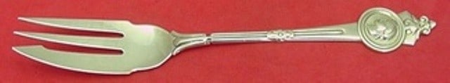 Gorham Medallion Sterling Silver 3-Tine Pastry Fork 6 1/4 Inch: Gorham Medallion Sterling Silver 3-Tine Pastry Fork 6 1/4 Inch This exquisite 3-tine pastry fork is part of the Medallion pattern by Gorham, crafted from high-quality sterling silver. Measuring 6 1/4
