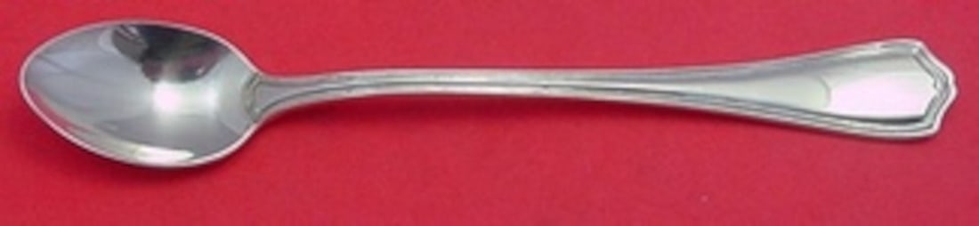 Sterling Silver Infant Feeding Spoon Hepplewhite Pattern 5.5 Inch: Sterling Silver Infant Feeding Spoon Hepplewhite Pattern 5.5 Inch This is a Reed & Barton sterling silver infant feeding spoon in the Hepplewhite pattern. The spoon measures 5 1/2 inches in length, is
