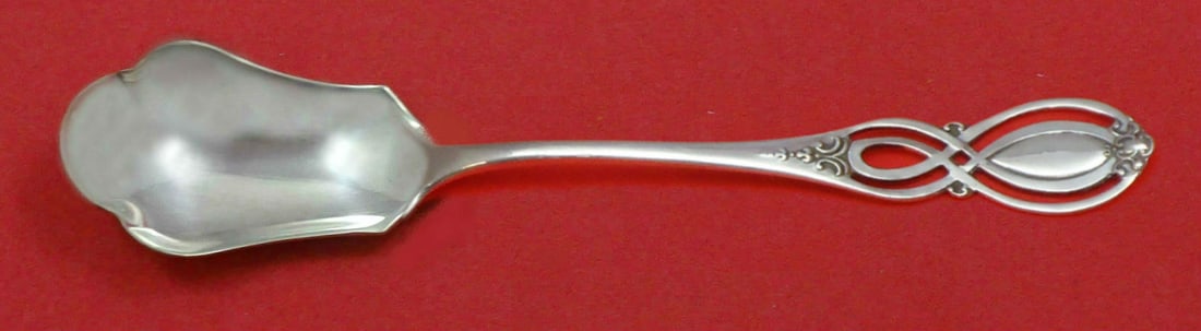 Alvin Chippendale Old Sterling Silver Relish Scoop Custom Made 5 3/4 inches: Alvin Chippendale Old Sterling Silver Relish Scoop Custom Made 5 3/4 inches This exquisite relish scoop, crafted from sterling silver, features the elegant Chippendale Old pattern by Alvin. Measuring
