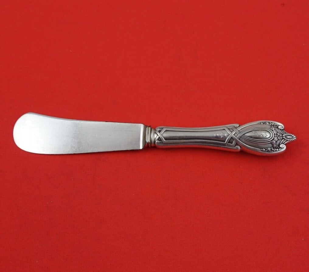 Lunt Monticello Sterling Silver Butter Spreader 5.75" Hollow Handle: Lunt Monticello Sterling Silver Butter Spreader 5.75" Hollow Handle This elegant butter spreader from the Monticello pattern by Lunt is crafted from high-quality sterling silver (.925) with a hollow h