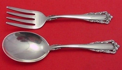 Sterling Silver Baby Flatware Set Carillon Pattern by Lunt 4 Inch: Sterling Silver Baby Flatware Set Carillon Pattern by Lunt 4 Inch This vintage Carillon by Lunt baby set features sterling silver flatware in the classic Carillon pattern. The set measures 4 inches an