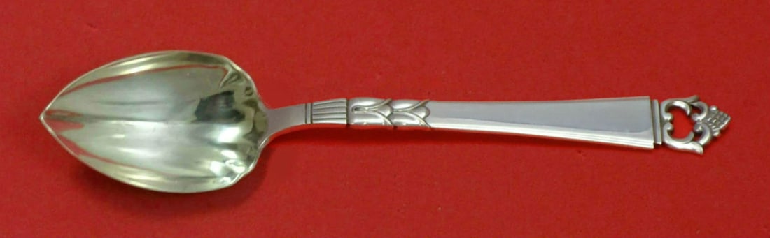 Frigast Danish Crown Sterling Silver Fluted Grapefruit Spoon 5 3/4": Frigast Danish Crown Sterling Silver Fluted Grapefruit Spoon 5 3/4" This exquisite grapefruit spoon is crafted from high-quality sterling silver and features the elegant Danish Crown pattern by Frigas