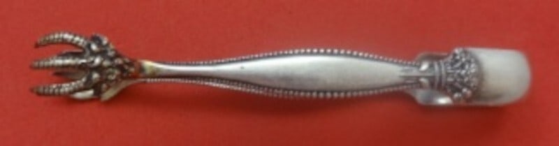 Shiebler Sandringham Sterling Silver Sugar Tong 4 7/8 Inch Claw Design: Shiebler Sandringham Sterling Silver Sugar Tong 4 7/8 Inch Claw Design This exquisite sugar tong features the elegant Sandringham pattern by Shiebler, crafted from high-quality sterling silver. Measur
