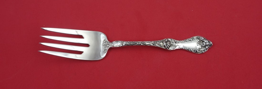 Reed and Barton Les Cinq Fleurs Sterling Silver Cold Meat Fork 7 3/4": Reed and Barton Les Cinq Fleurs Sterling Silver Cold Meat Fork 7 3/4" This exquisite serving fork from Reed & Barton features the elegant Les Cinq Fleurs pattern, crafted from high-quality sterling si