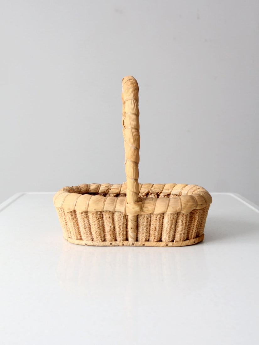 Charming Vintage Hand-Crafted Corn Cob Basket Folk Art (1 of 10)