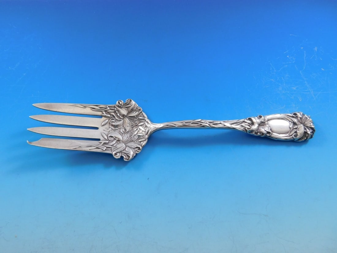Durgin Sterling Silver New Art Cold Meat Fork 8.5" Floral Design: Durgin Sterling Silver New Art Cold Meat Fork 8.5" Floral Design This exquisite Sterling Silver Cold Meat Fork by Durgin showcases the elegant New Art pattern, a homage to the French "art nouveau" sty