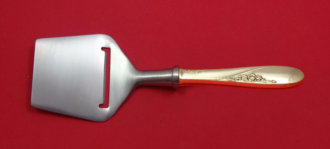 Easterling Rose Spray Sterling Silver Cheese Plane Custom 8 1/4": Easterling Rose Spray Sterling Silver Cheese Plane Custom 8 1/4" Introducing the exquisite Rose Spray Cheese Plane by Easterling, a stunning addition to your serving pieces collection. This elegant ch