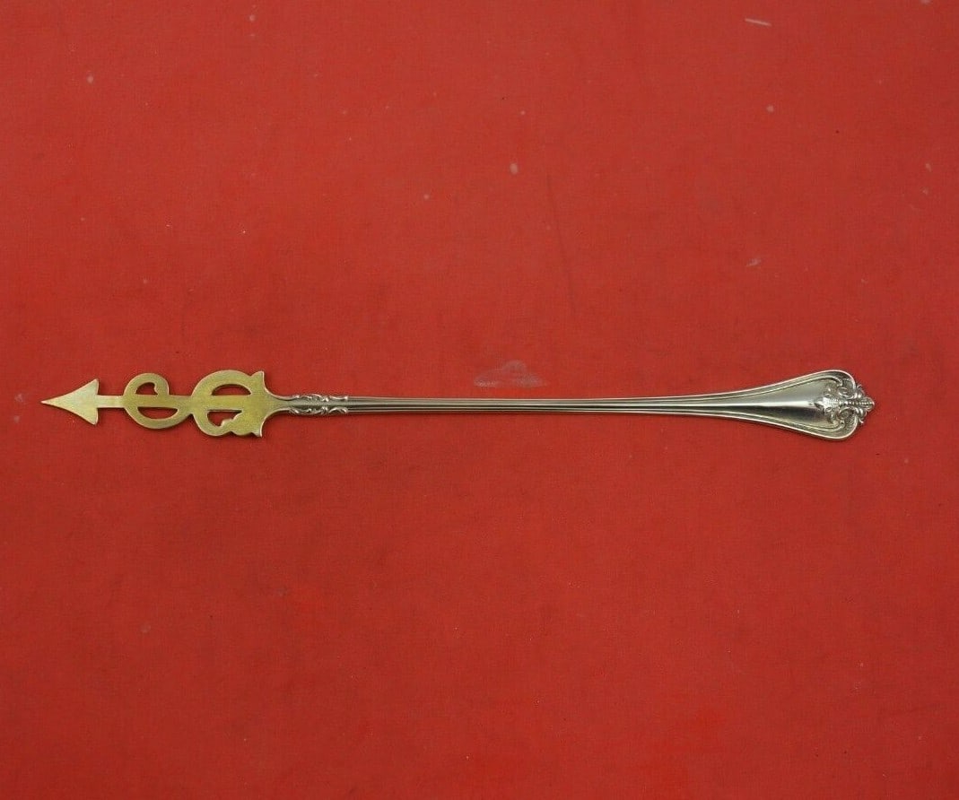 Towle Richmond Sterling Silver Butter Pick Gold Washed 7.5 Inches: Towle Richmond Sterling Silver Butter Pick Gold Washed 7.5 Inches Discover the elegance of the Richmond pattern by Towle with this exquisite Sterling Silver Butter Pick. Measuring 7 1/2 inches, this p