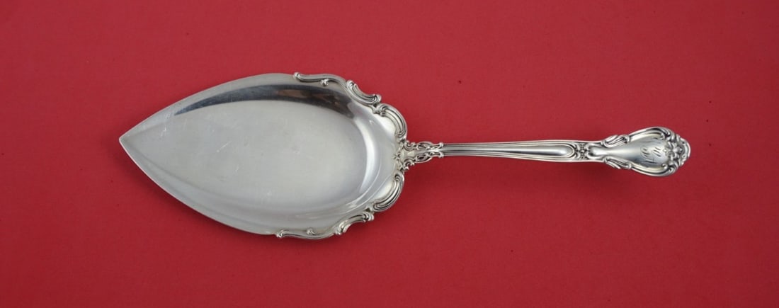 Gorham Chantilly Sterling Silver Pie Server 9 Inch with Applied Lacing: Gorham Chantilly Sterling Silver Pie Server 9 Inch with Applied Lacing Elevate your serving experience with this exquisite Chantilly by Gorham Sterling Silver Pie Server. Crafted in the renowned Chant