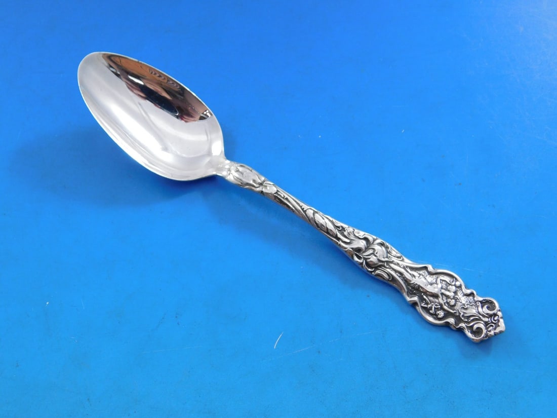 Wallace Irian Sterling Silver Coffee Spoon 5.5 Art Nouveau: Wallace Irian Sterling Silver Coffee Spoon 5.5 Art Nouveau This exquisite coffee spoon from the Irian pattern by Wallace showcases the elegant design elements characteristic of the Art Nouveau style.