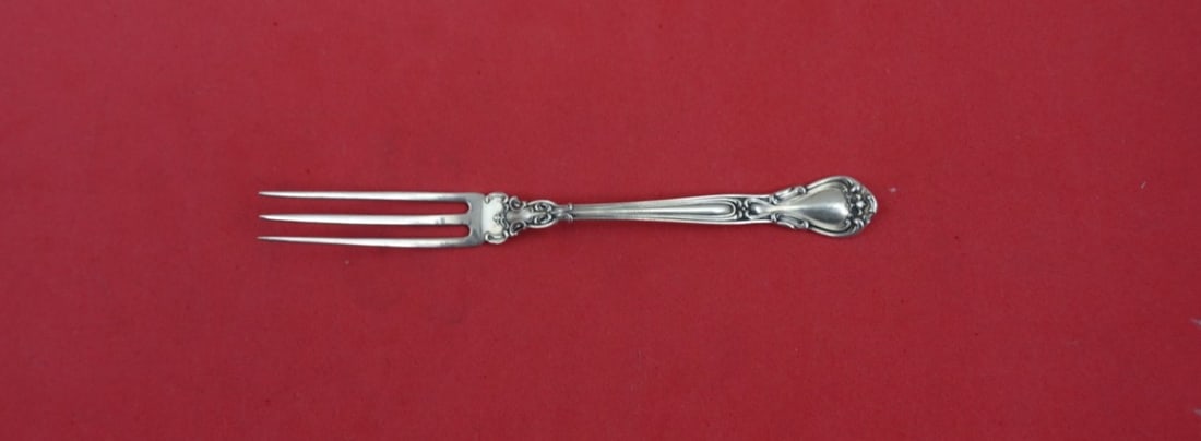 Gorham Chantilly Sterling Silver 3-Tine Strawberry Fork Old Mark 4 5/8": Gorham Chantilly Sterling Silver 3-Tine Strawberry Fork Old Mark 4 5/8" This exquisite 3-tine strawberry fork is part of the Chantilly pattern by Gorham, showcasing the elegance of sterling silver cra