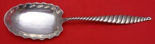 Whiting Oval Twist Sterling Silver Berry Spoon 7 3/4 inch Ruffled Bowl: Whiting Oval Twist Sterling Silver Berry Spoon 7 3/4 inch Ruffled Bowl Presenting a stunning Oval Twist Berry Spoon from Whiting, exquisitely crafted in sterling silver. This serving spoon features a
