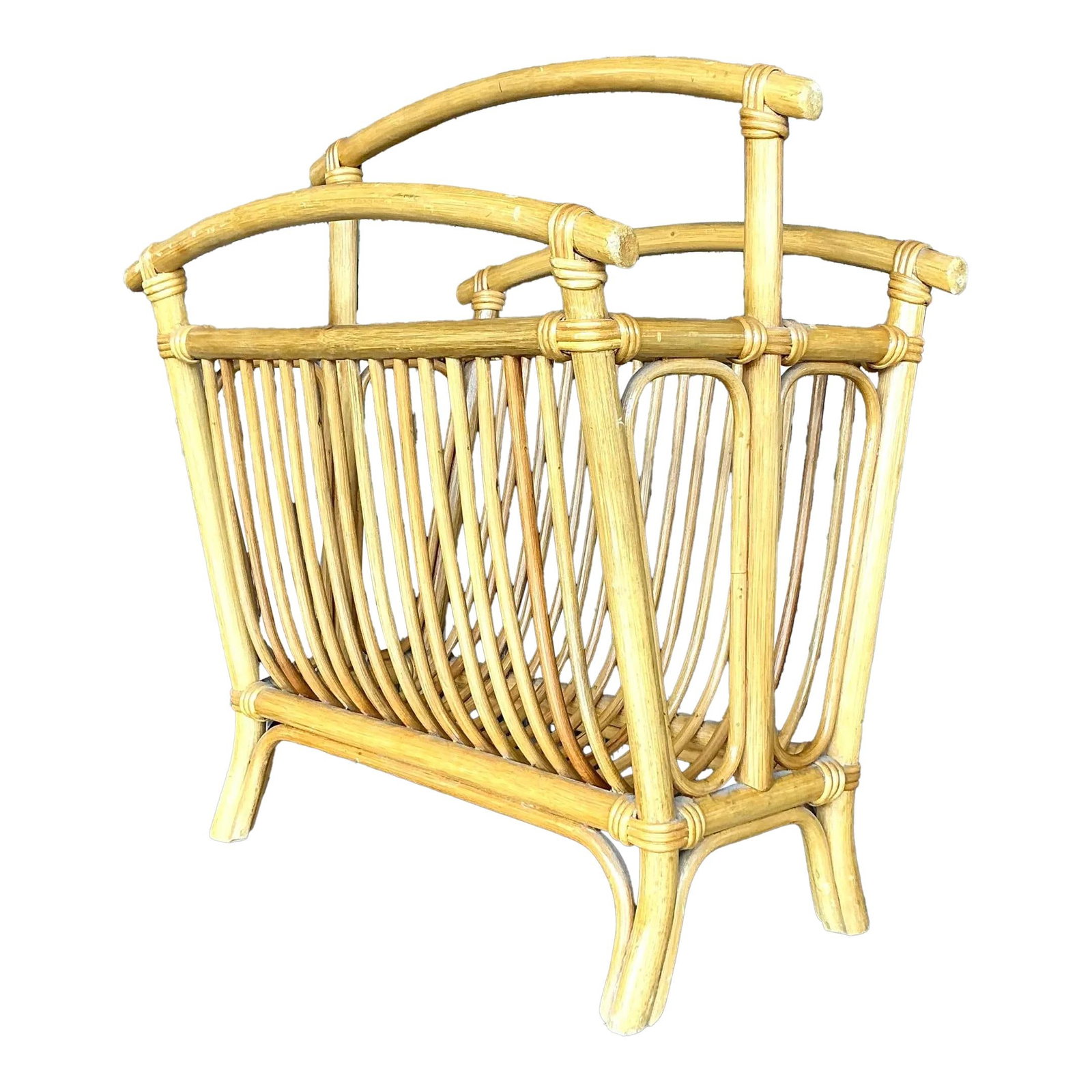 Handwoven Vintage Coastal Rattan Newspaper Rack in Khaki: Handwoven Vintage Coastal Rattan Newspaper Rack in Khaki Enhance your living space with this Vintage Coastal Rattan Newspaper Rack, designed to combine functionality and style. Handwoven from natural