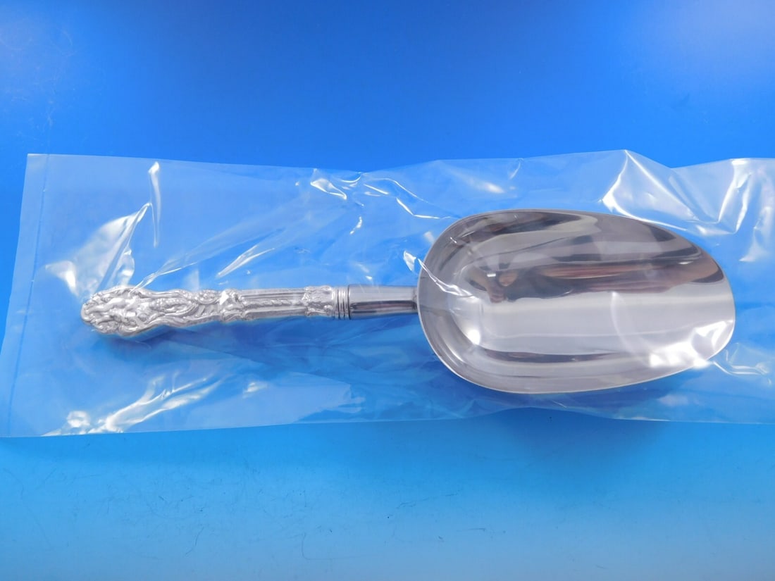 Gorham Versailles Sterling Silver Ice Scoop Custom Made 9 1/8": Gorham Versailles Sterling Silver Ice Scoop Custom Made 9 1/8" This exquisite ice scoop from the Versailles pattern by Gorham is crafted from sterling silver with a hollow handle and a stainless steel