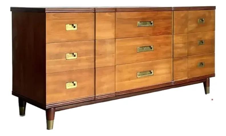 Mid-Century Modern Wood Dresser with Nine Drawers by John Widdicomb: Mid-Century Modern Wood Dresser with Nine Drawers by John Widdicomb This vintage Mid-Century Modern nine-drawer dresser by John Widdicomb showcases sophisticated design from the 1960s. Crafted with ri