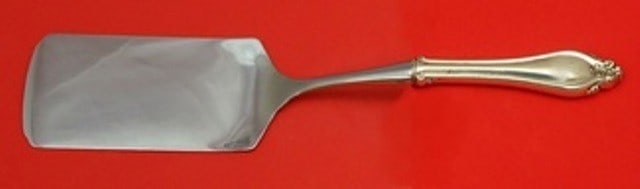 Reed and Barton La Perle Sterling Silver Lasagna Server 11 Inch: Reed and Barton La Perle Sterling Silver Lasagna Server 11 Inch Experience timeless elegance with the La Perle Lasagna Server, expertly crafted by Reed & Barton. This exquisite serving piece showcases