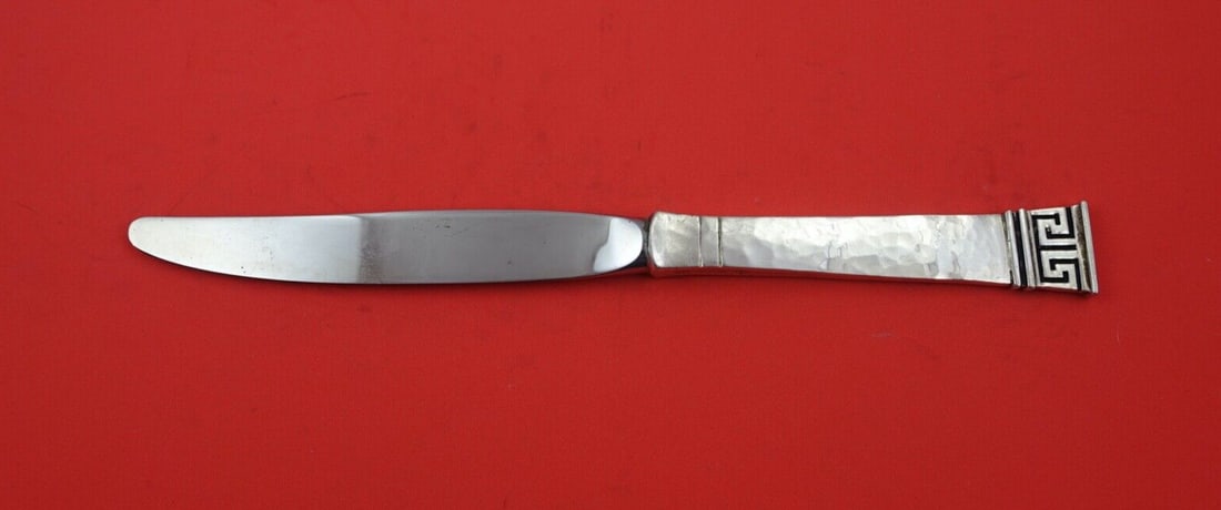Old Newbury Crafters Dynasty Sterling Silver Dinner Knife 9 5/8 Modern: Old Newbury Crafters Dynasty Sterling Silver Dinner Knife 9 5/8 Modern This exquisite dinner knife is part of the 'Dynasty' pattern by Old Newbury Crafters, crafted from high-quality sterling silver.