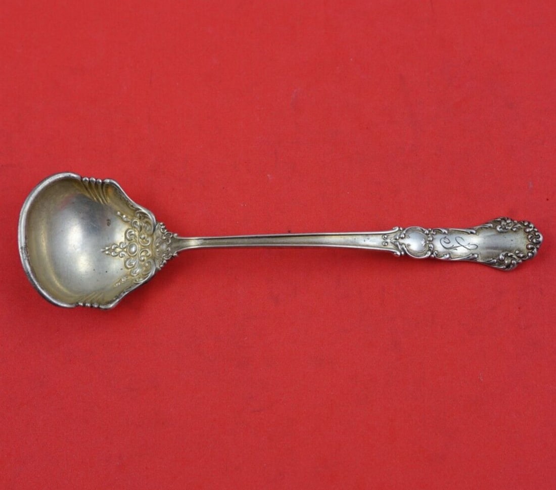 Watson Oakland Sterling Silver Sauce Ladle 6 Inch Heirloom: Watson Oakland Sterling Silver Sauce Ladle 6 Inch Heirloom This elegant Oakland sauce ladle by Watson is crafted from high-quality sterling silver, measuring 6 inches in length. The ladle showcases a