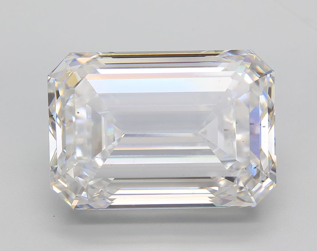 Loose Diamond - EMERALD 20.51ct F VS2: Loose Diamond - EMERALD 20.51ct F VS2 Source: This is a real non-mined Diamond that has been grown in a lab Shape: EMERALD Carats: 20.51 Color: F Clarity: VS2 Certification: IGI Video:
