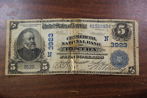 1902 Boston Five Dollar National Currency Banknote United States: 1902 Boston Five Dollar National Currency Banknote United States This is a Series of 1902 $5 National Currency banknote from Boston, Massachusetts. The note is circulated and ungraded, and is offered