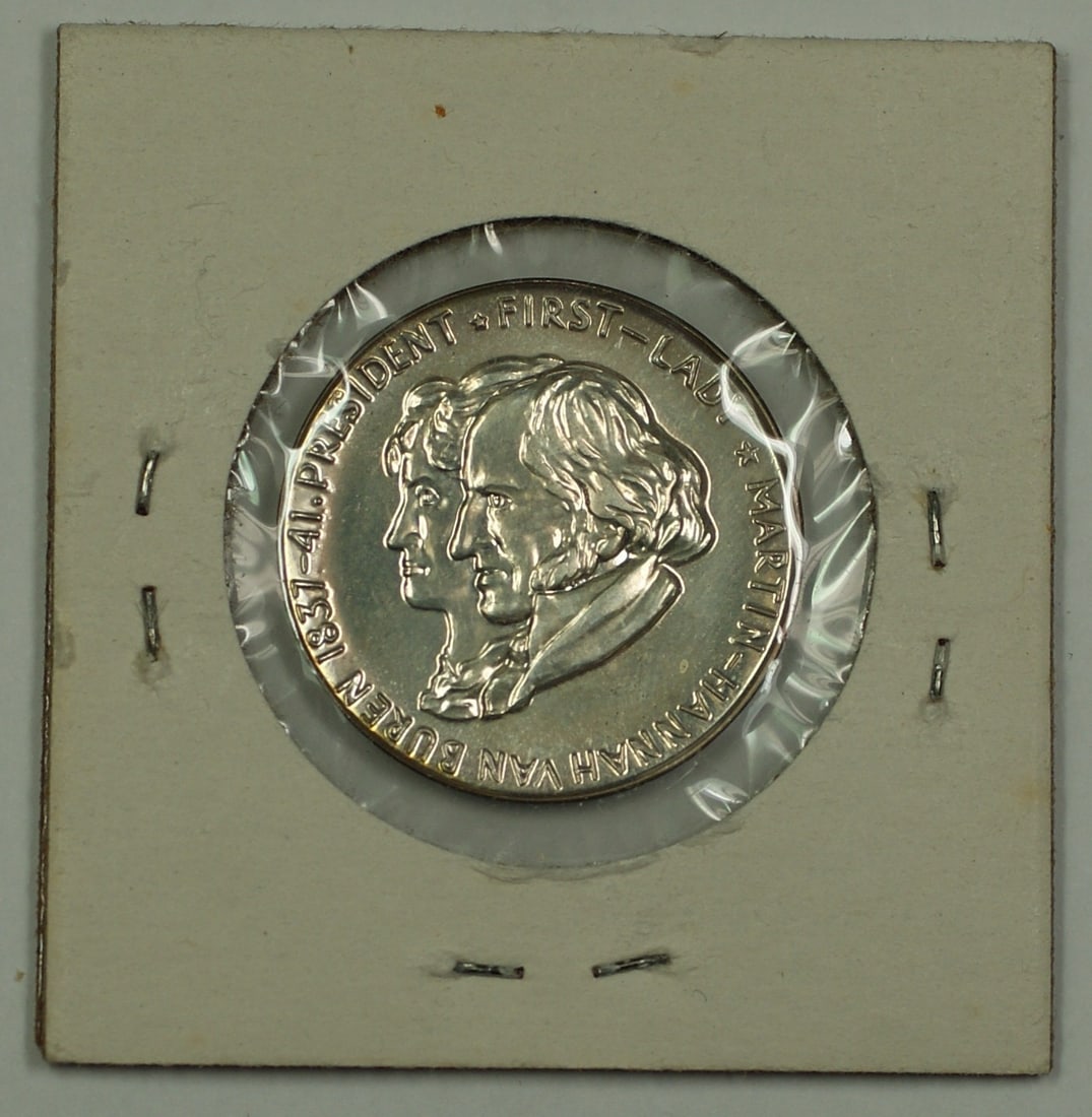 Martin Hannah Van Buren Silver Medalette United States 1837-1841 0.3 ozt: Martin Hannah Van Buren Silver Medalette United States 1837-1841 0.3 ozt This is a silver medalette featuring Martin and Hannah Van Buren from the period 1837-1841. The medalette has a weight of 0.3 t