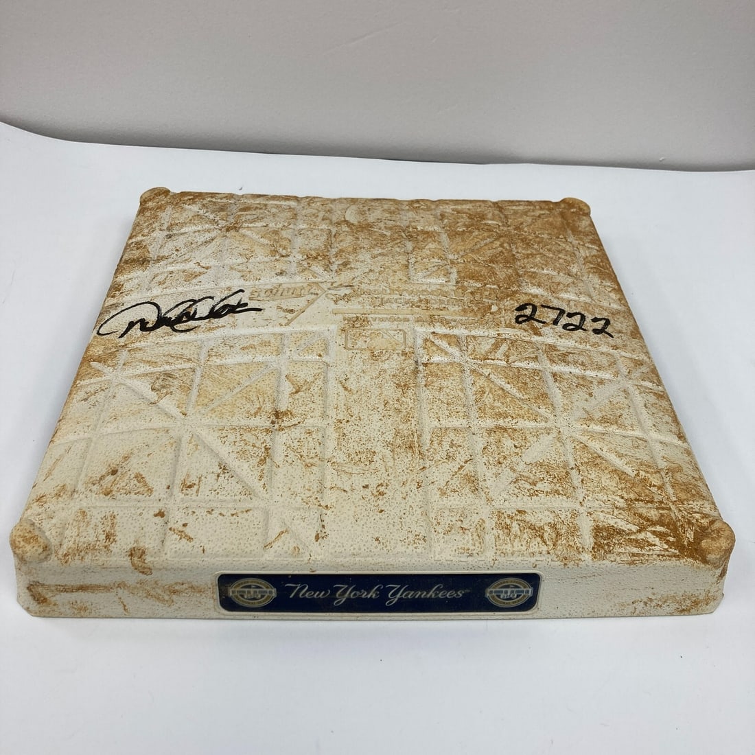 Derek Jeter Signed Game Used Base Hit 2722 Yankees Steiner Authenticated: Derek Jeter Signed Game Used Base Hit 2722 Yankees Steiner Authenticated Celebrate a milestone in baseball history with this Derek Jeter signed game-used base from his historic 2,722nd hit, making him