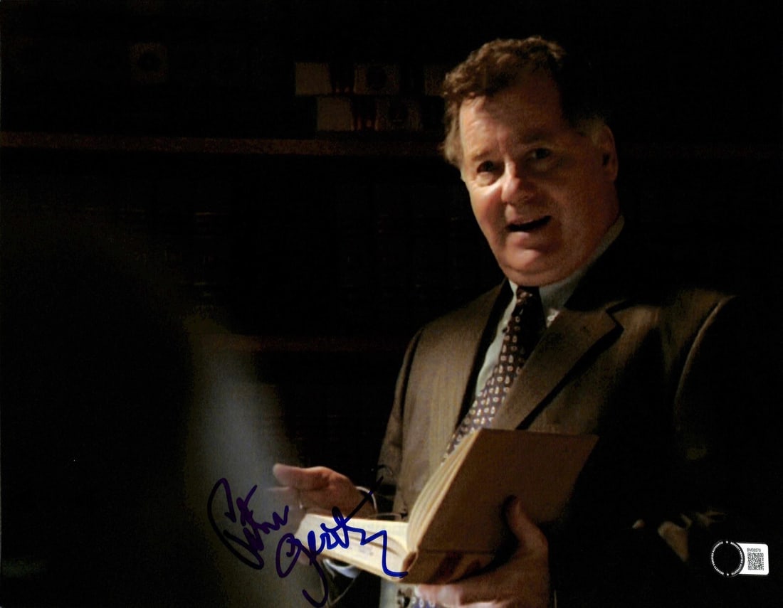Peter Gerety Signed 11x14 Photo The Wire Beckett Certified: Peter Gerety Signed 11x14 Photo The Wire Beckett Certified This autographed 11x14 photograph features Peter Gerety, renowned for his role as "Judge Phelan" in the acclaimed TV series The Wire. The pho