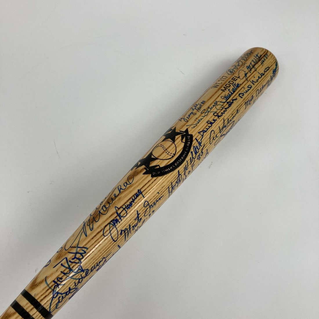 Hall Of Fame Multi Signed Baseball Bat 42 Autographs PSA DNA COA: Hall Of Fame Multi Signed Baseball Bat 42 Autographs PSA DNA COA Celebrate the legends of baseball with this exquisite multi-signed bat featuring 42 Hall of Fame signatures. This original Worth baseba