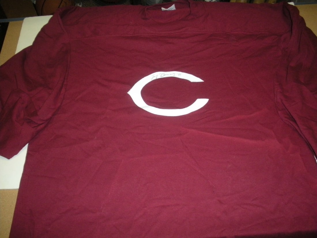 Jay Berwanger Chicago Maroons Signed Jersey 1935 Heisman COA: Jay Berwanger Chicago Maroons Signed Jersey 1935 Heisman COA This is an original, pre-owned jersey commemorating Jay Berwanger, the first winner of the Heisman Trophy in 1935, representing the Chicago