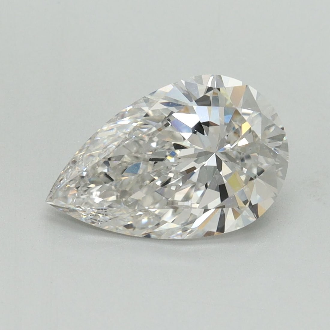 Loose Diamond - PEAR 2.04ct F VS1: Loose Diamond - PEAR 2.04ct F VS1 Source: This is a real non-mined Diamond that has been grown in a lab Shape: PEAR Carats: 2.04 Color: F Clarity: VS1 Certification: GSI Video: